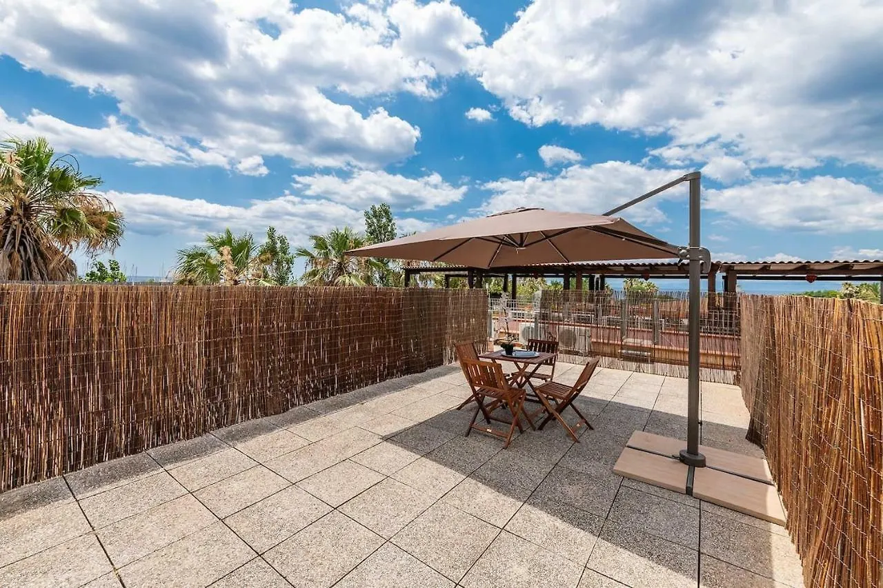 Pearl Coast Apartment Capitana