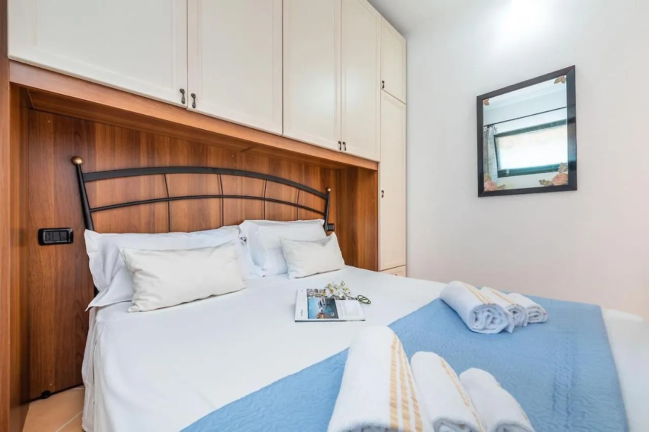 Pearl Coast Apartment Capitana Italien